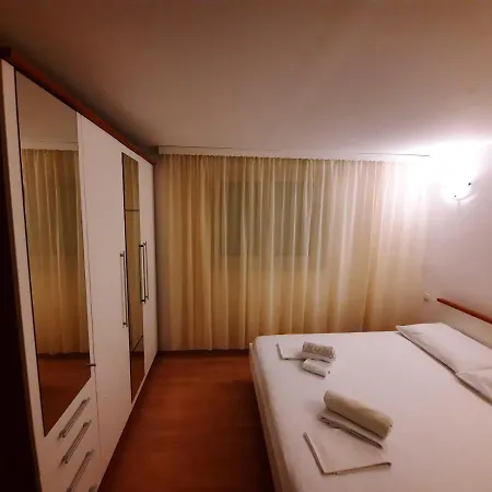 Zlatko Apartment *